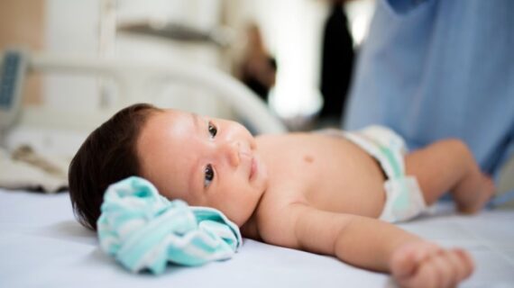 Ingin Sunat Bayi yang Aman dan Lancar? Ini Rekomendasi Metodenya