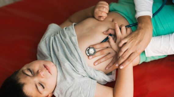 Sunat Anak Gemuk, Haruskah Diet? Ini Penjelasannya