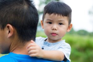 Jagoan Belum Sunat? Ini Rekomendasi Waktu yang Tepat untuk Mengajak Anak