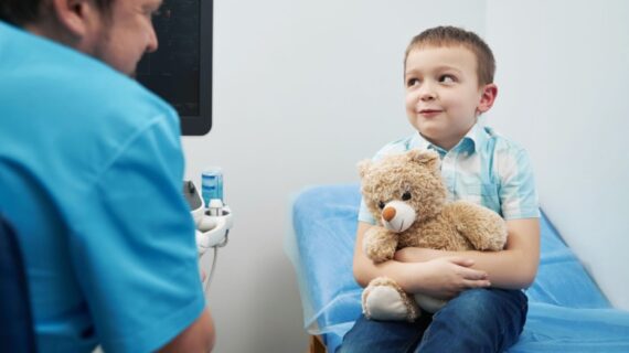 Kencing Bercabang Setelah Khitan, Normalkah? Yuk, Atasi dengan Reparasi Sunat!