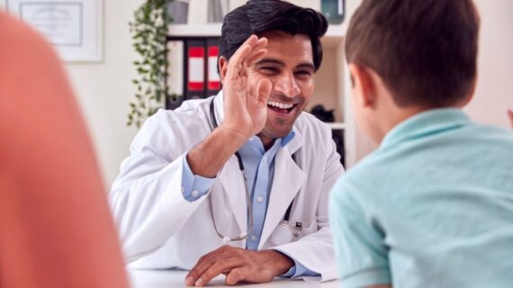 Sunat Massal: Manfaat, Prosedur, Hal yang Perlu Diketahui Orang Tua, dan Rekomendasinya di Garut