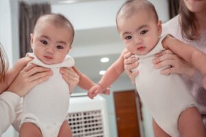 Lebih Baik Sunat Bayi atau Tunggu Anak Besar Dulu? Ini Penjelasannya