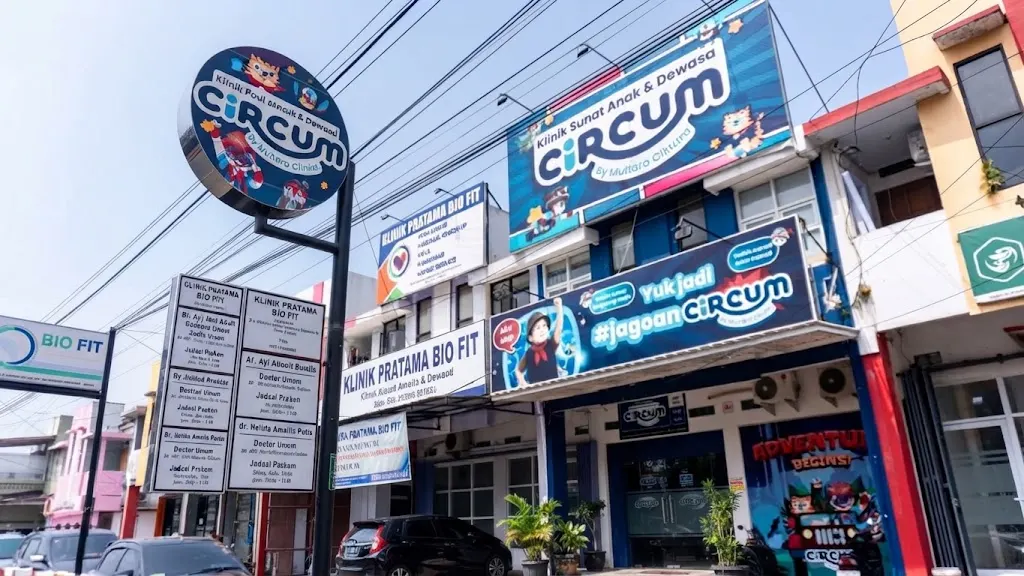 klinik khitan modern yang elegan dan mudah diakses di Cibubur